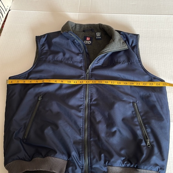 Chaps navy blue fleece vest with outer zipper pockets  Men’s size XL - Picture 12 of 14
